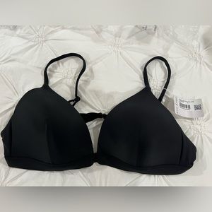 Lululemon. Waterside Swim Top A/B cup. Black